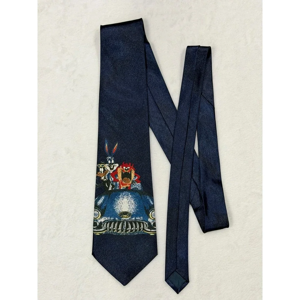 Looney Tunes Crew in Car Neck Tie Buggs Bunny Taz Daffy Duck Vintage 57